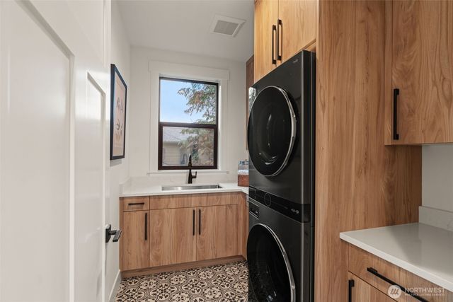 8007 131st Place NE, Kirkland, WA 98033