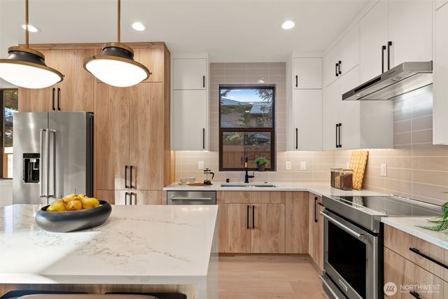 8007 131st Place NE, Kirkland, WA 98033