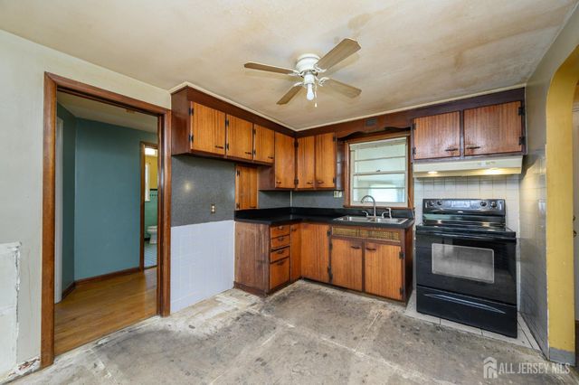 784 Yardville Hamilton Square Road, Hamilton, NJ 08691