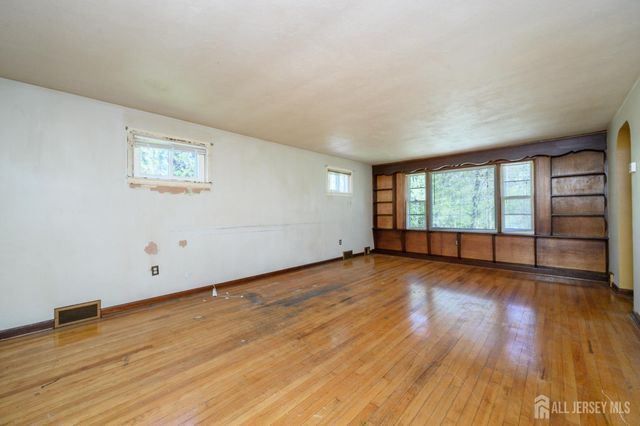 784 Yardville Hamilton Square Road, Hamilton, NJ 08691