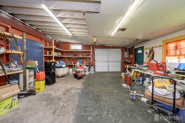 784 Yardville Hamilton Square Road, Hamilton, NJ 08691