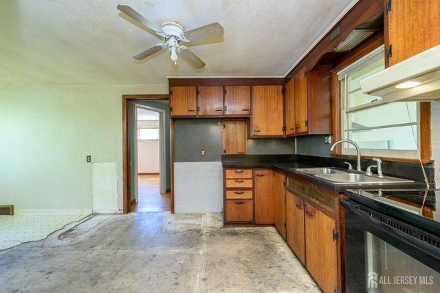 784 Yardville Hamilton Square Road, Hamilton, NJ 08691