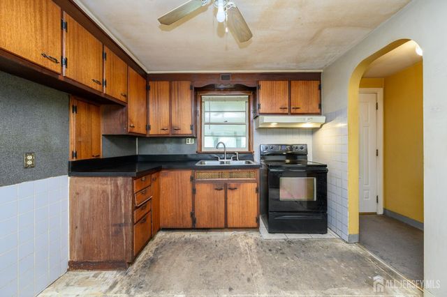 784 Yardville Hamilton Square Road, Hamilton, NJ 08691
