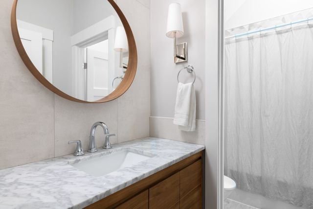 321 Lake Ave, Newton, MA 02461