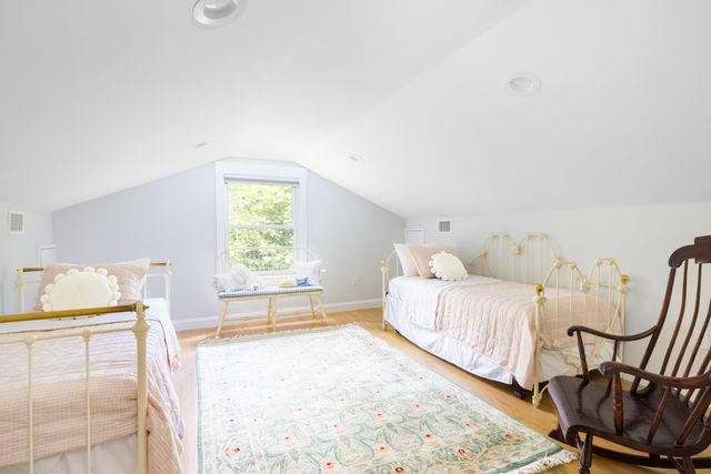 321 Lake Ave, Newton, MA 02461