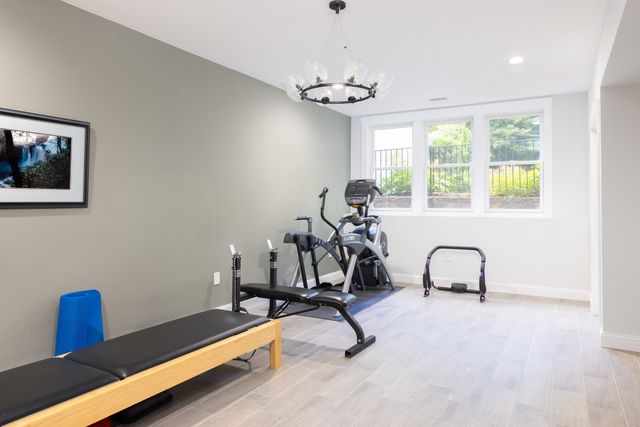 321 Lake Ave, Newton, MA 02461