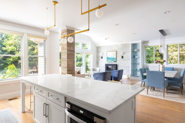 321 Lake Ave, Newton, MA 02461