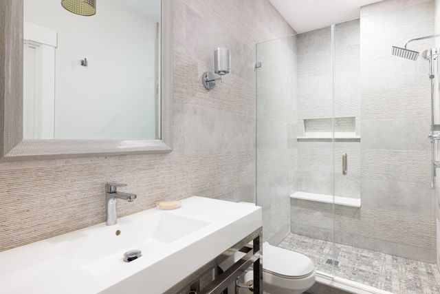 321 Lake Ave, Newton, MA 02461