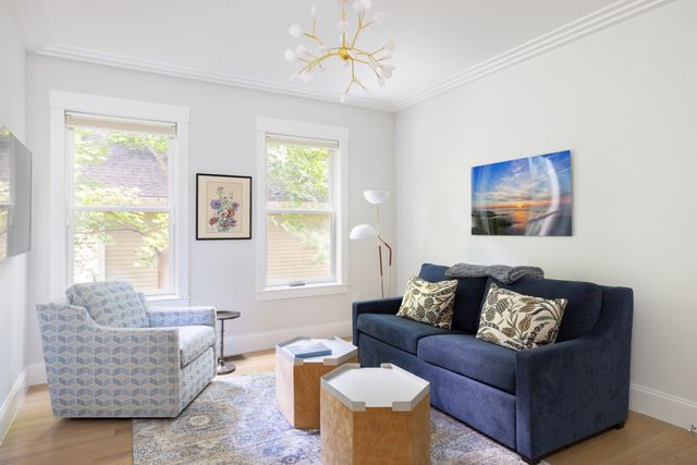 321 Lake Ave, Newton, MA 02461