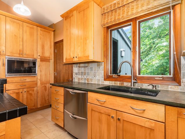 1925 Pine Road, Lisle, IL 60532