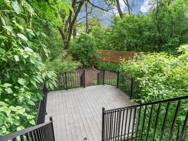 1925 Pine Road, Lisle, IL 60532