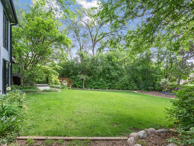 1925 Pine Road, Lisle, IL 60532