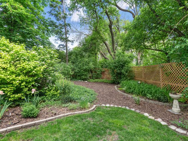 1925 Pine Road, Lisle, IL 60532