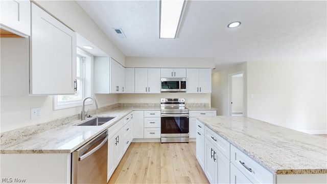 8716 Hadden Road, Twinsburg, OH 44087