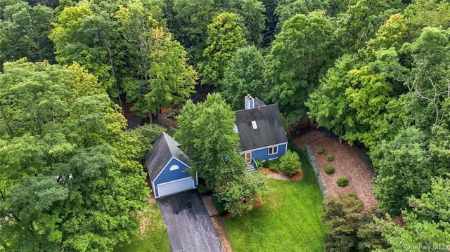 74 Ring Road, Salt Point, NY 12578