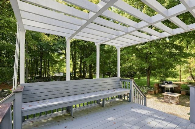 74 Ring Road, Salt Point, NY 12578