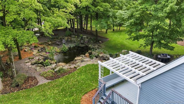 74 Ring Road, Salt Point, NY 12578