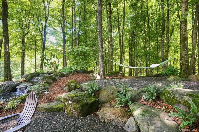 74 Ring Road, Salt Point, NY 12578