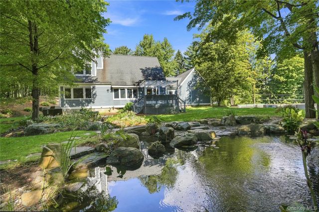 74 Ring Road, Salt Point, NY 12578