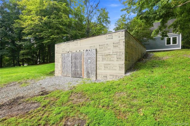 74 Ring Road, Salt Point, NY 12578