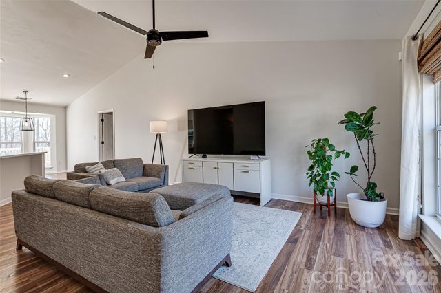 8528 Woodford Bridge Drive, Charlotte, NC 28216