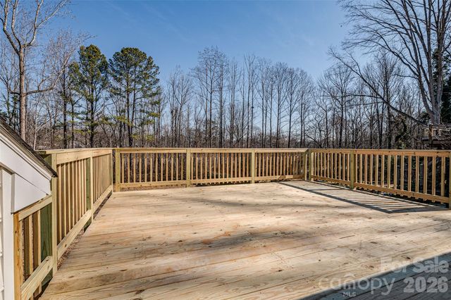 8528 Woodford Bridge Drive, Charlotte, NC 28216