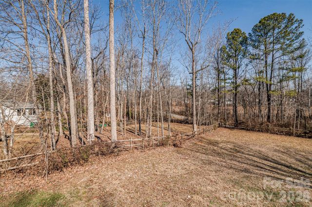 8528 Woodford Bridge Drive, Charlotte, NC 28216