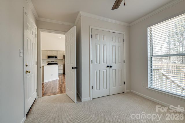 8528 Woodford Bridge Drive, Charlotte, NC 28216