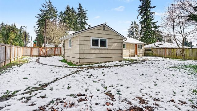 20005 14th Avenue S, Seatac, WA 98198