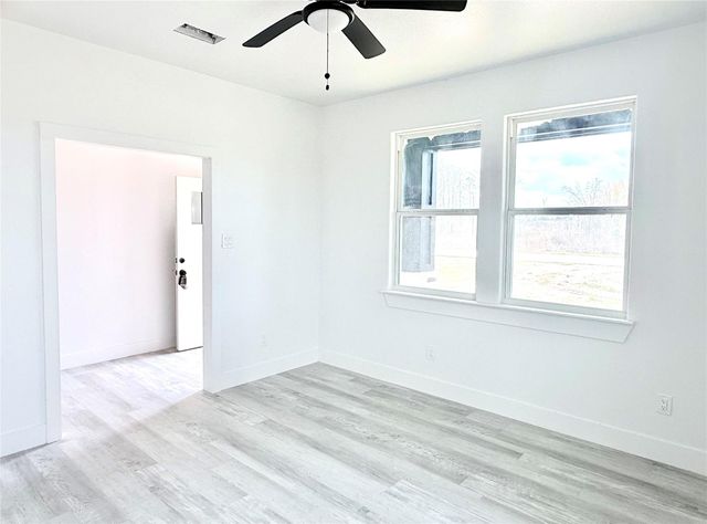 523 Road 5844, Cleveland, TX 77327