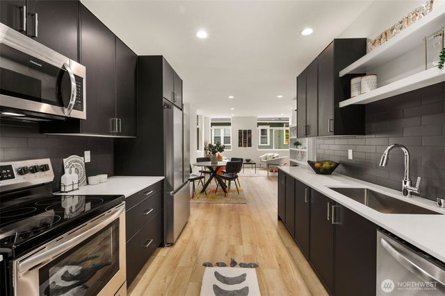 4051 Rainier Avenue S, Seattle, WA 98118