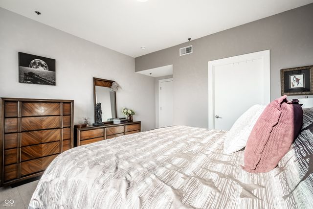 622 E 10th Street 311, Indianapolis, IN 46202