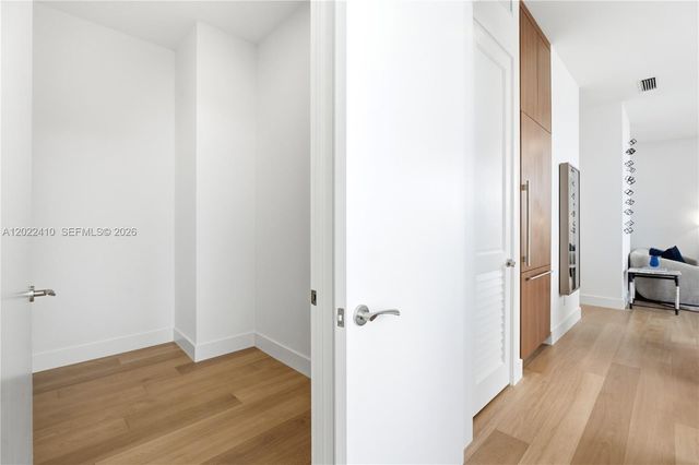 175 SE 25th Rd 1604, Miami, FL 33129