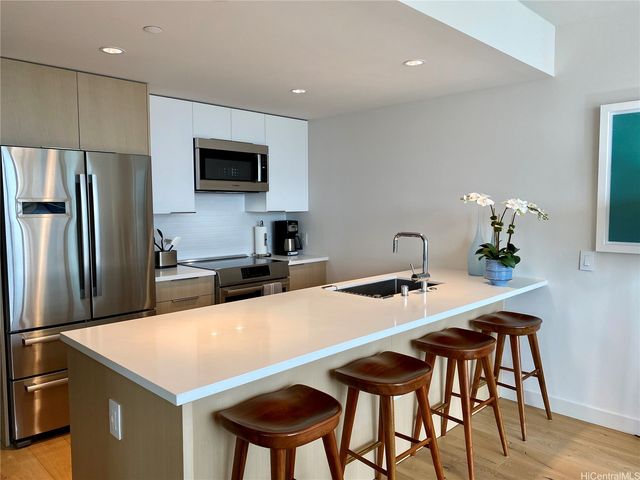 1001 Queen Street 2915, Honolulu, HI 96814