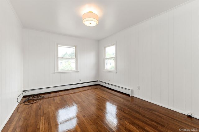 797 Caldwell Avenue, North Woodmere, NY 11581