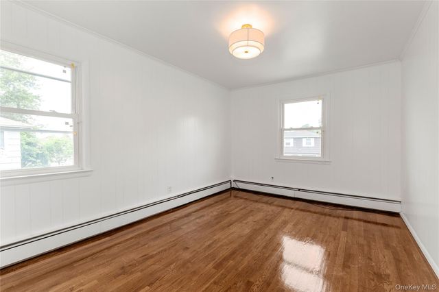 797 Caldwell Avenue, North Woodmere, NY 11581
