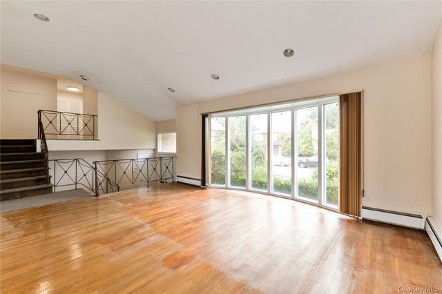 797 Caldwell Avenue, North Woodmere, NY 11581