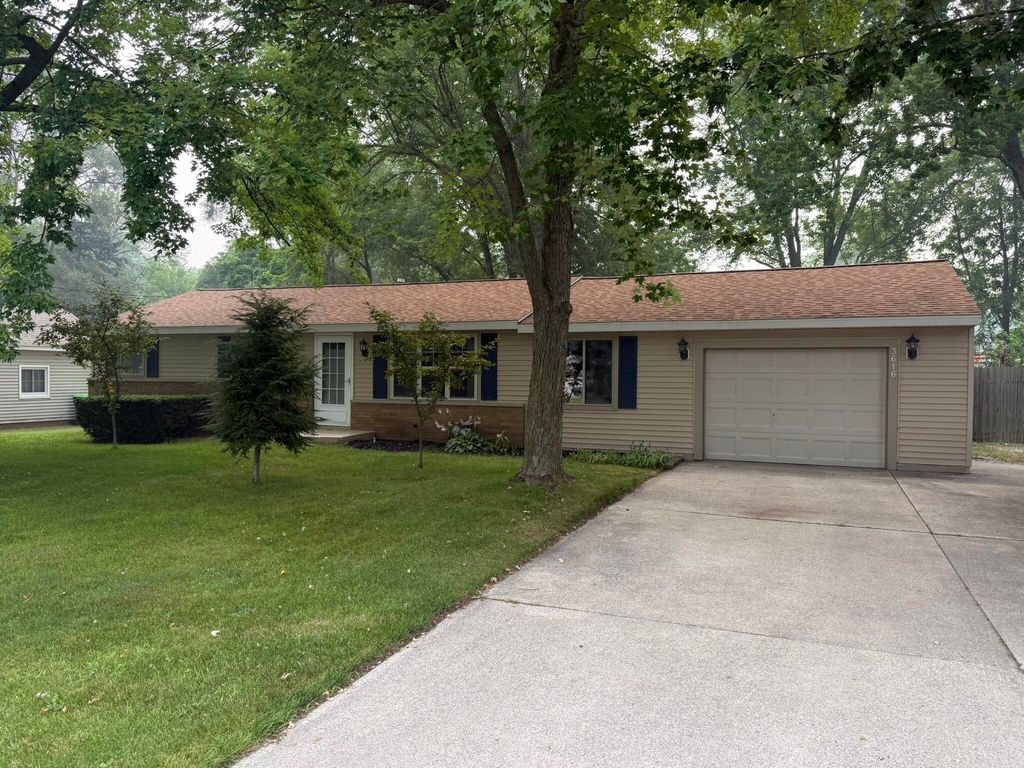3616 S Sheridan Drive, Fruitport Twp, MI 49444