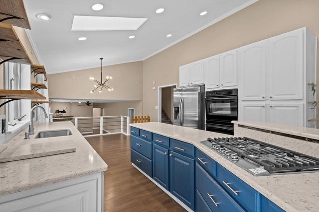 1555 VILLA PARK DRIVE, Oshkosh, WI 54904