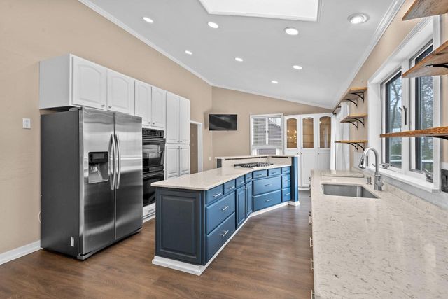 1555 VILLA PARK DRIVE, Oshkosh, WI 54904