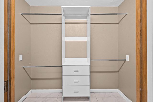 1555 VILLA PARK DRIVE, Oshkosh, WI 54904