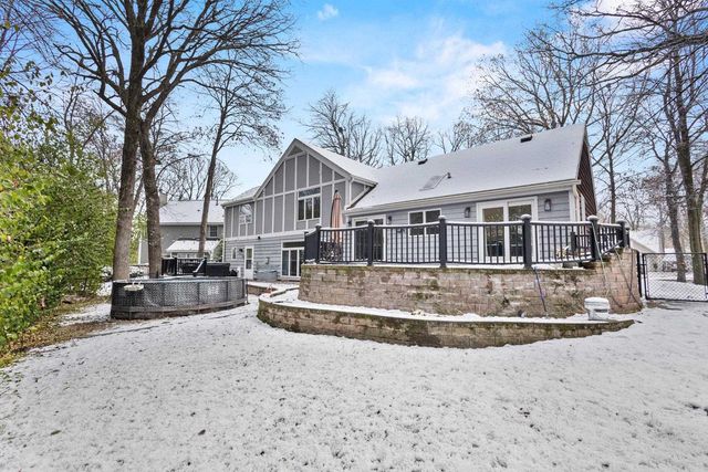 1555 VILLA PARK DRIVE, Oshkosh, WI 54904