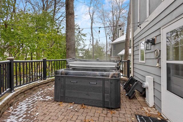 1555 VILLA PARK DRIVE, Oshkosh, WI 54904