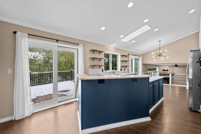 1555 VILLA PARK DRIVE, Oshkosh, WI 54904