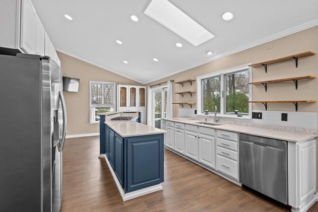 1555 VILLA PARK DRIVE, Oshkosh, WI 54904