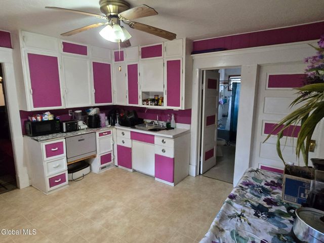 20 Vanwyck Street, Gloversville, NY 12078