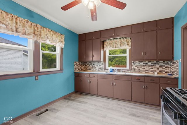 421 S East Street, Tipton, IN 46072