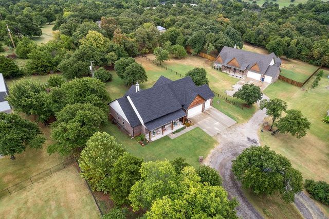 2405 Gina Court, Guthrie, OK 73044