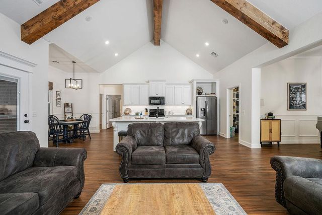 2405 Gina Court, Guthrie, OK 73044