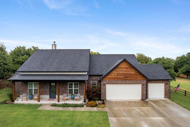 2405 Gina Court, Guthrie, OK 73044
